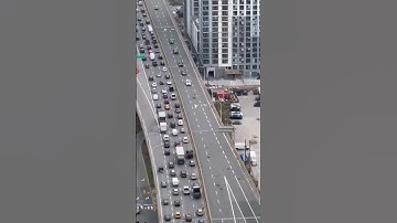 Taylor Swift Driving in Toronto!!!! 😲