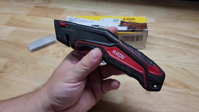 Auto-Retracting Safety Utility Knife