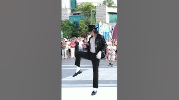Amazing！ Who back ? Michael Jackson  !