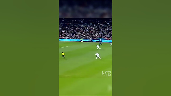 When Messi DESTROYED Roberto Carlos and Cannavaro💀