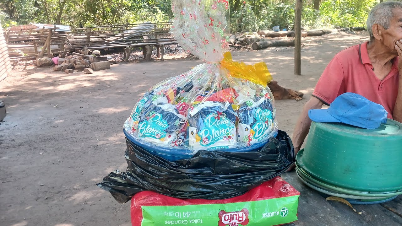 Estamos con don Mario en la isla ajá