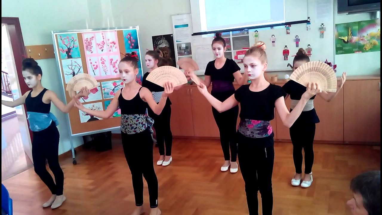 Projektni tjedan Japan - ples sa lepezama 4.b