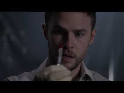 Iain De Caestecker invented acting in 500 seconds