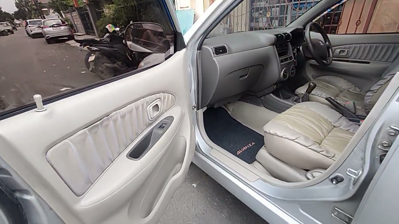 TERJUAL Toyota Avanza type G manual 2009, harga 85 juta nego