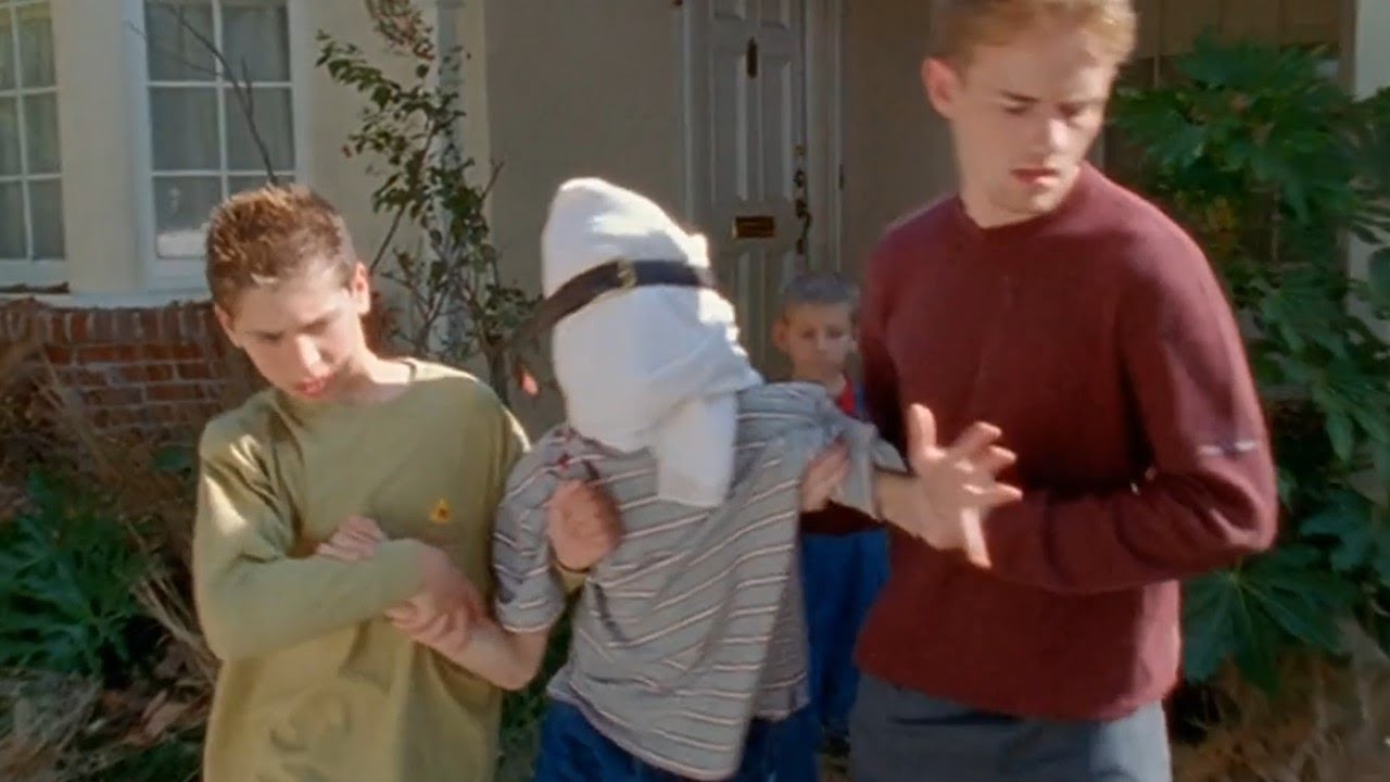 Malcolms head injury (HQ) | S1 E3 - Malcolm In The Middle