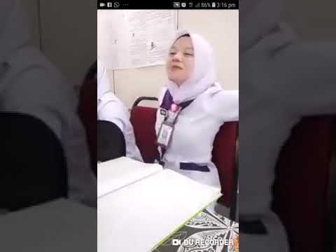 Jilbab Bidan sedang live