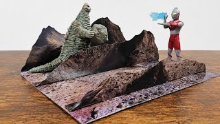 Ultraman and Red King 5 Points Box Set BY MEZCO TOYZ - Kai-July Day 17 2025