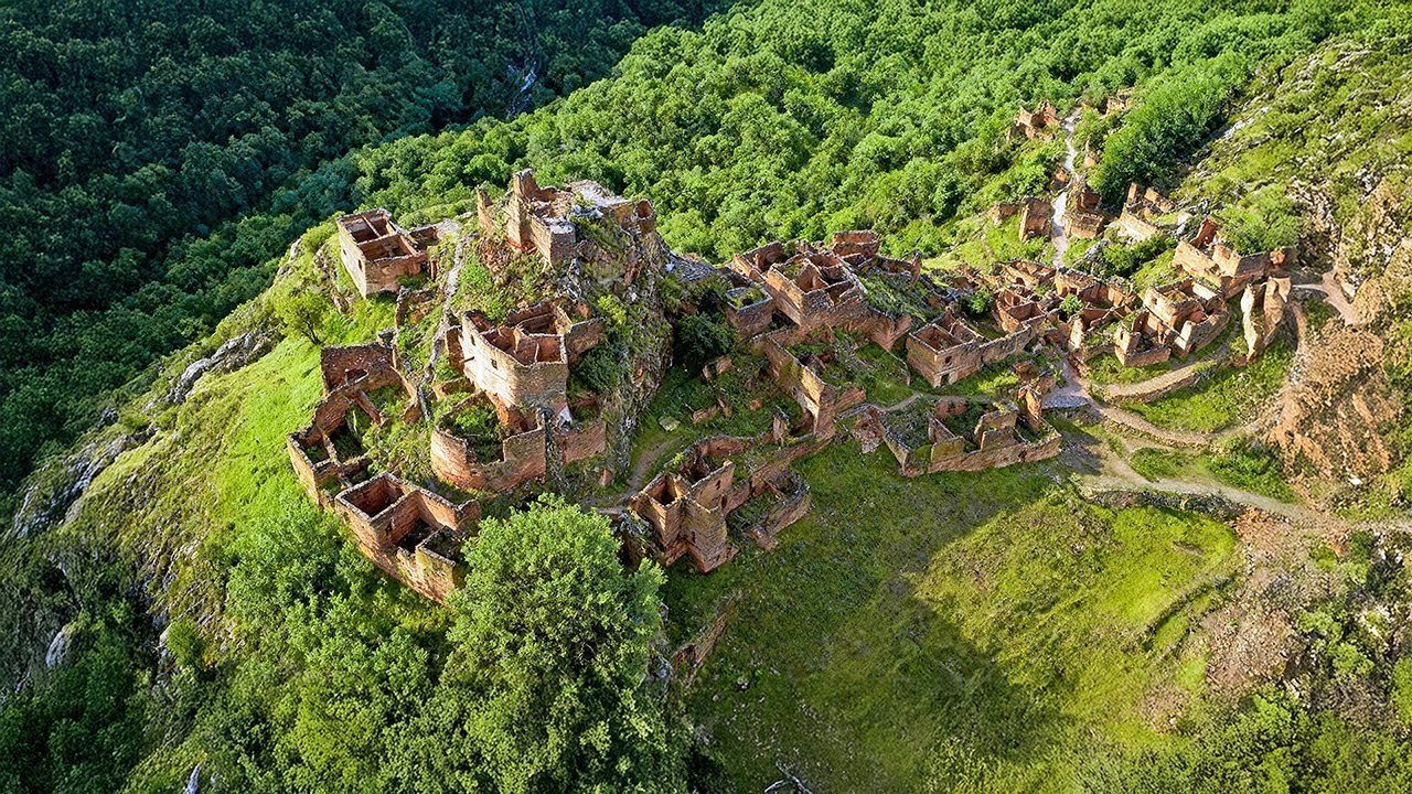 The Mysterious Ghost Villages of Dagestan!
