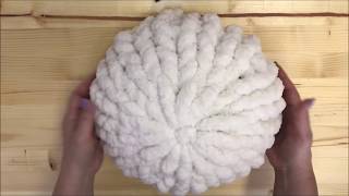 HOW TO HAND KNIT A ROUND PILLOW WITH CHENILLE YARN