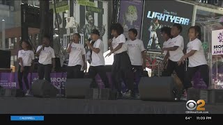 Broadway stars perform free Juneteenth concert in Times Square