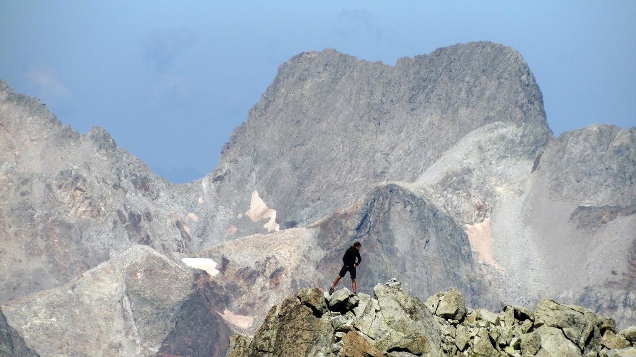 Ascensión al Diente de Alba (3136 m) y Muela de Alba (3118 m) desde la Besurta.