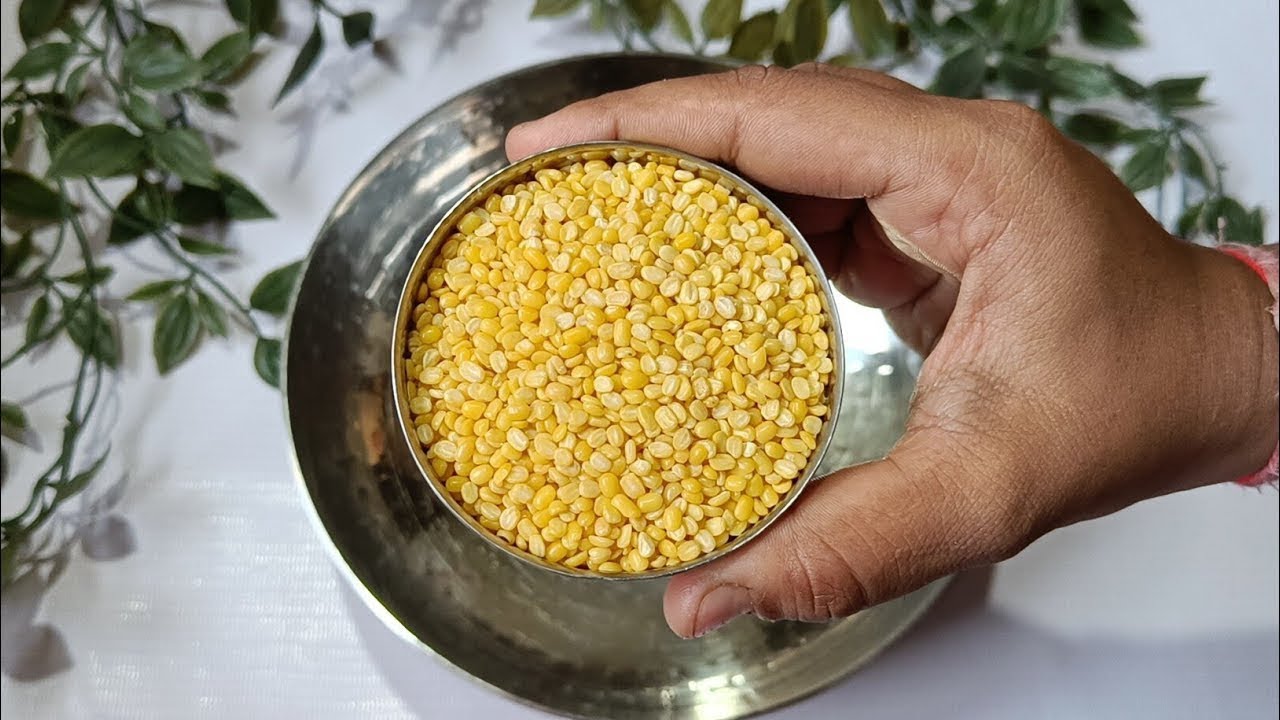 १ वाटी मुगडाळ पासून बनवा आजीच्या पद्धतीने केलेली मस्त रेसिपी १ भाकरी खाणारे २ खातील अशी मस्त भन्नाट 