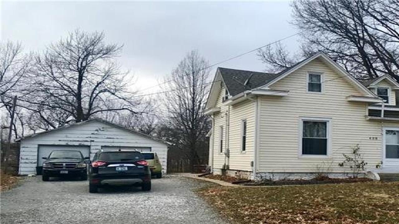 408 S Nettleton Street, Cameron, MO Presented by Sally Moore.