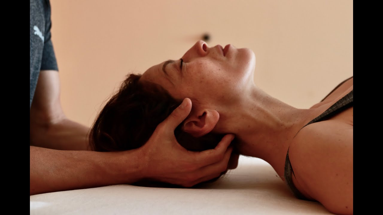 Nackenmassage in der Tiefe
