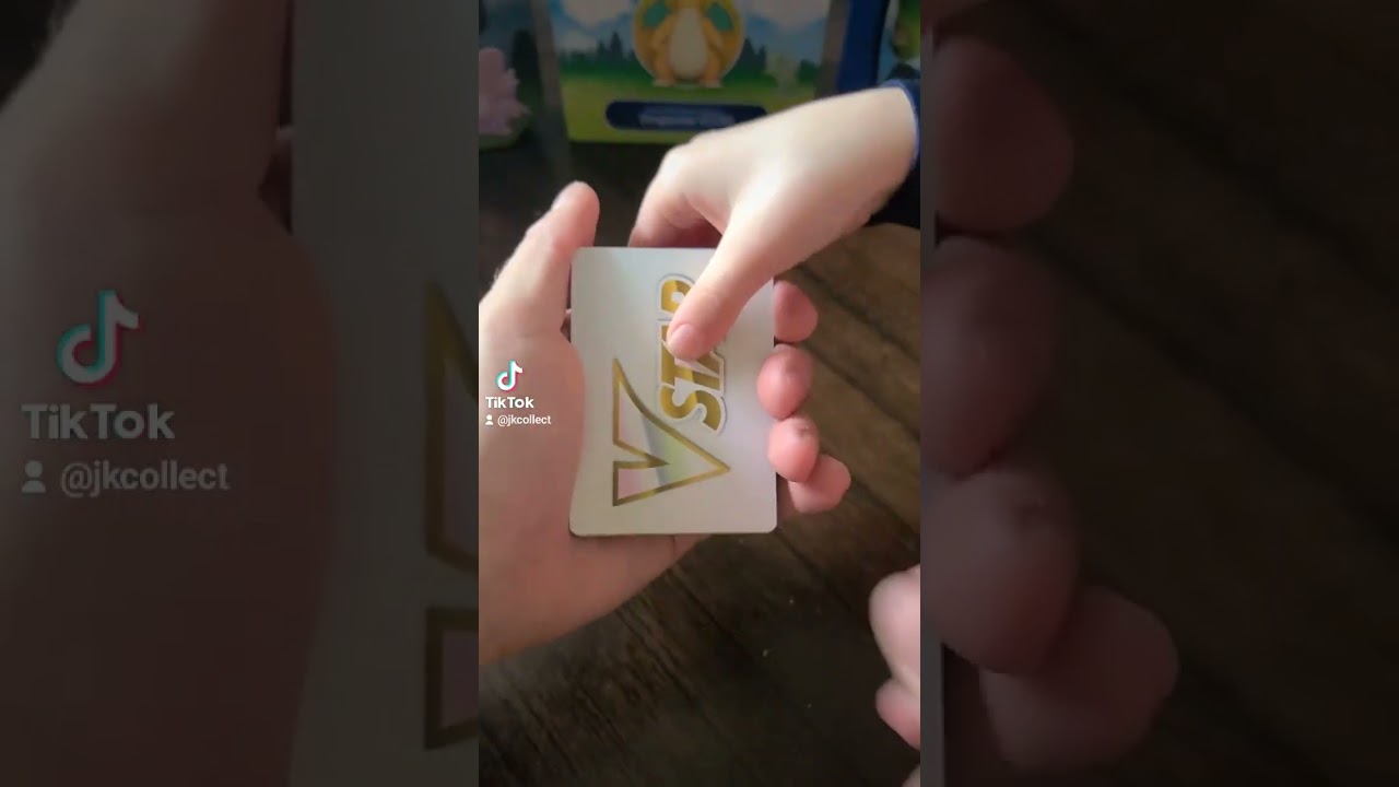 Dragonite VSTAR Collection Box! 