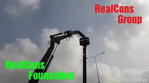 Nhổ cừ Larsen bằng Robot.