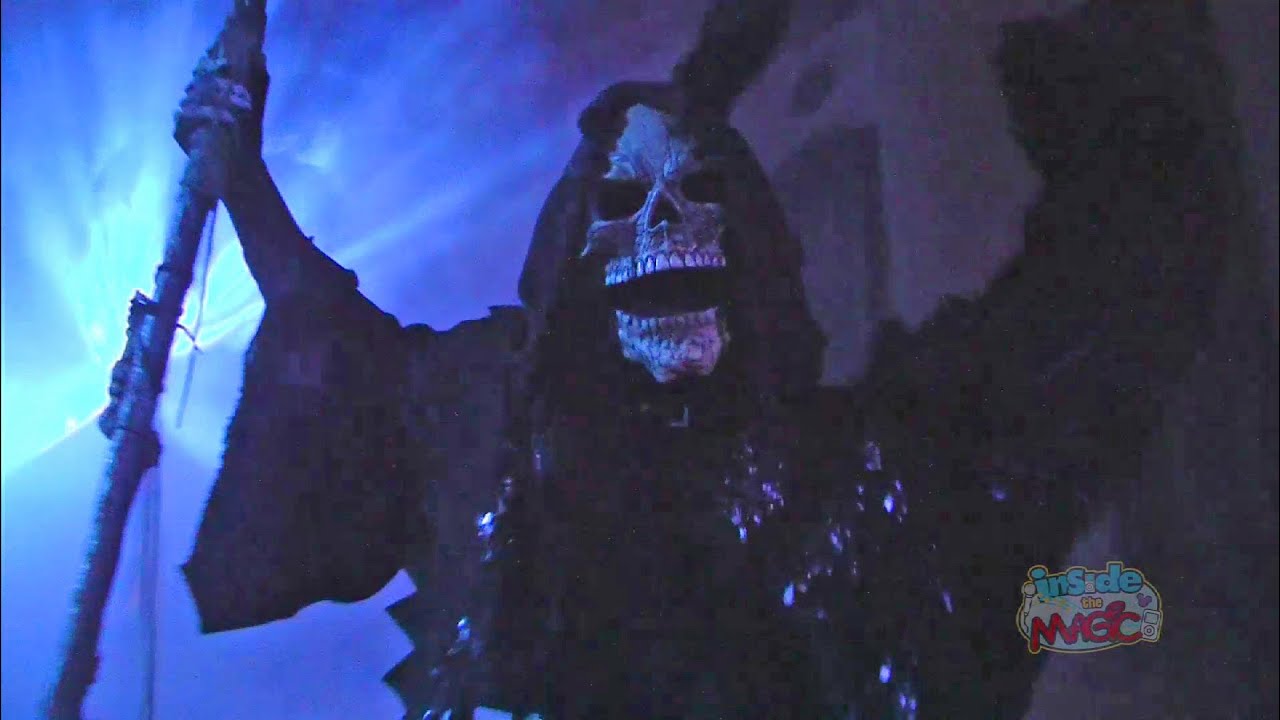 Halloween Horror Nights 22 scare zones with roaming hoards in streets of Universal Orlando