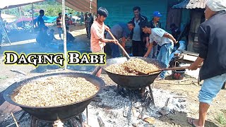2 Kuali Besar Daging Babi untuk Pesta adat Batak