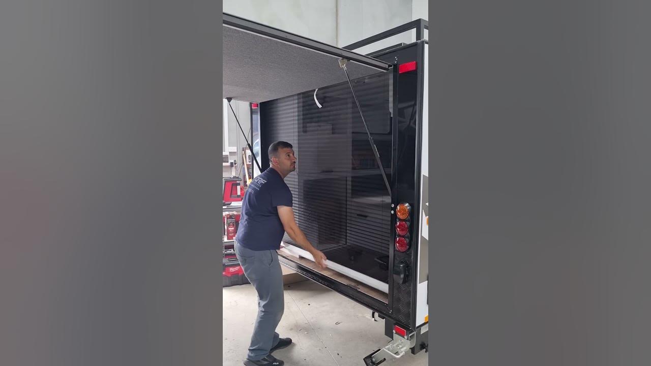 retractable fly screen,caravan fly screen,camping flyscreen,camping