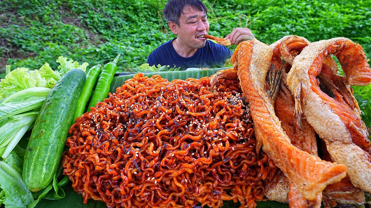 ทอดพุงปลาแซลมอน กินกับ มาม่าเผ็ดเกาหลี เข้ากั๋นขนาดครับ -14-7-2022-