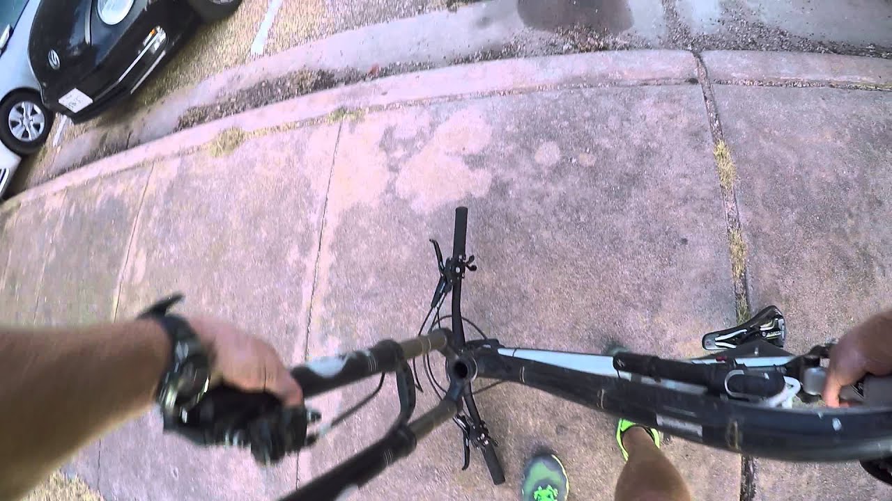 Loading a MTB onto the Kuat Trio