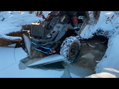 Вскрыли лед на речке на квадроциклах. Отзыв владельца Stels Guepard. Зимняя покатушка на квадриках