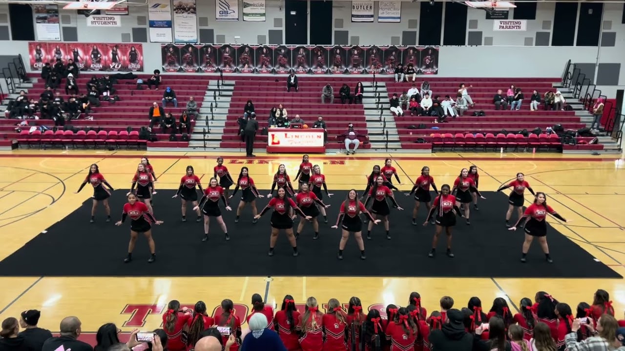 Freshman, basketball game halftime 25-26