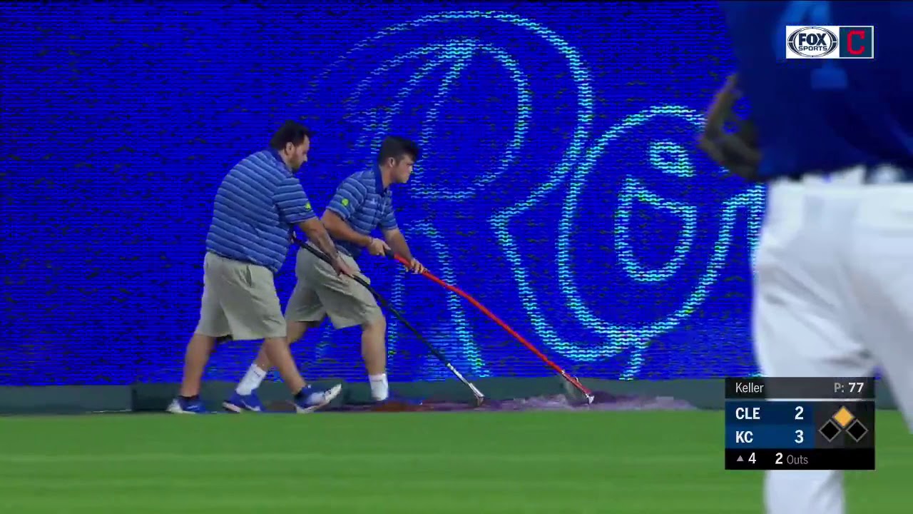 Kauffman Stadium fountain leak delays Indians-Royals