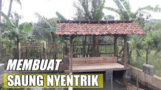 Proses Pembuatan Saung Gazebo di Atas Kolam Lobster dan Ikan