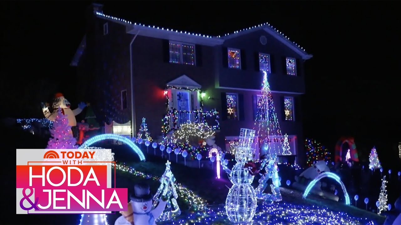 It's lit! See the incredible decorations of Monticello Lights