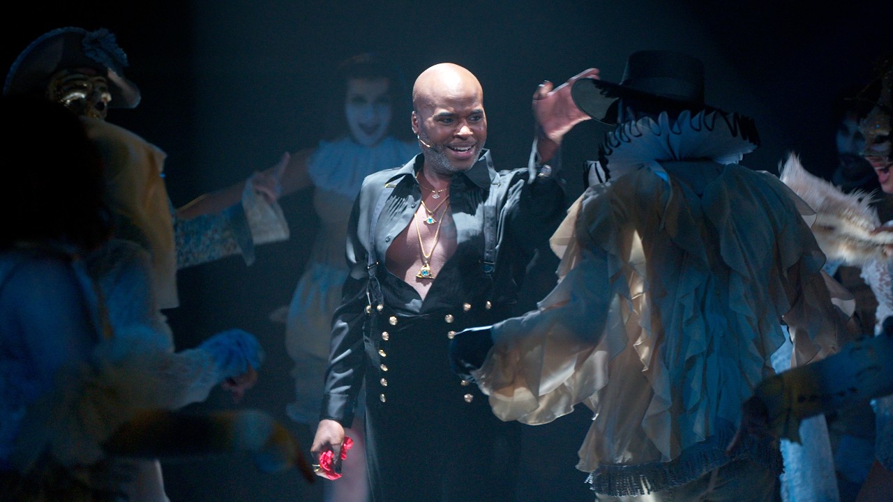 Signature Theatre's Pippin Montage - YouTube