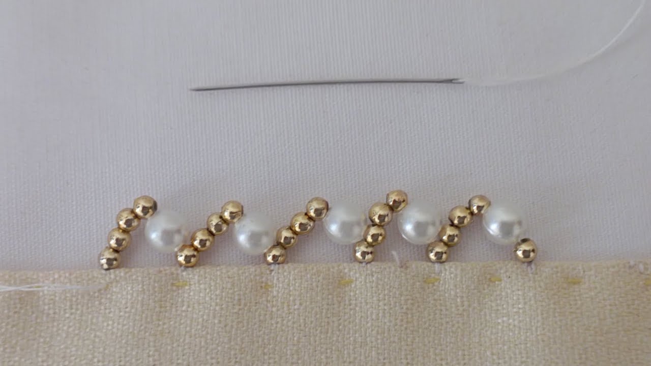 مثلثات بالعقيق باسهل طريقة للمبتدئات 👌#embroidery #perlage #تنبات _العباية#الطرز_بالخرز#abaya_perles