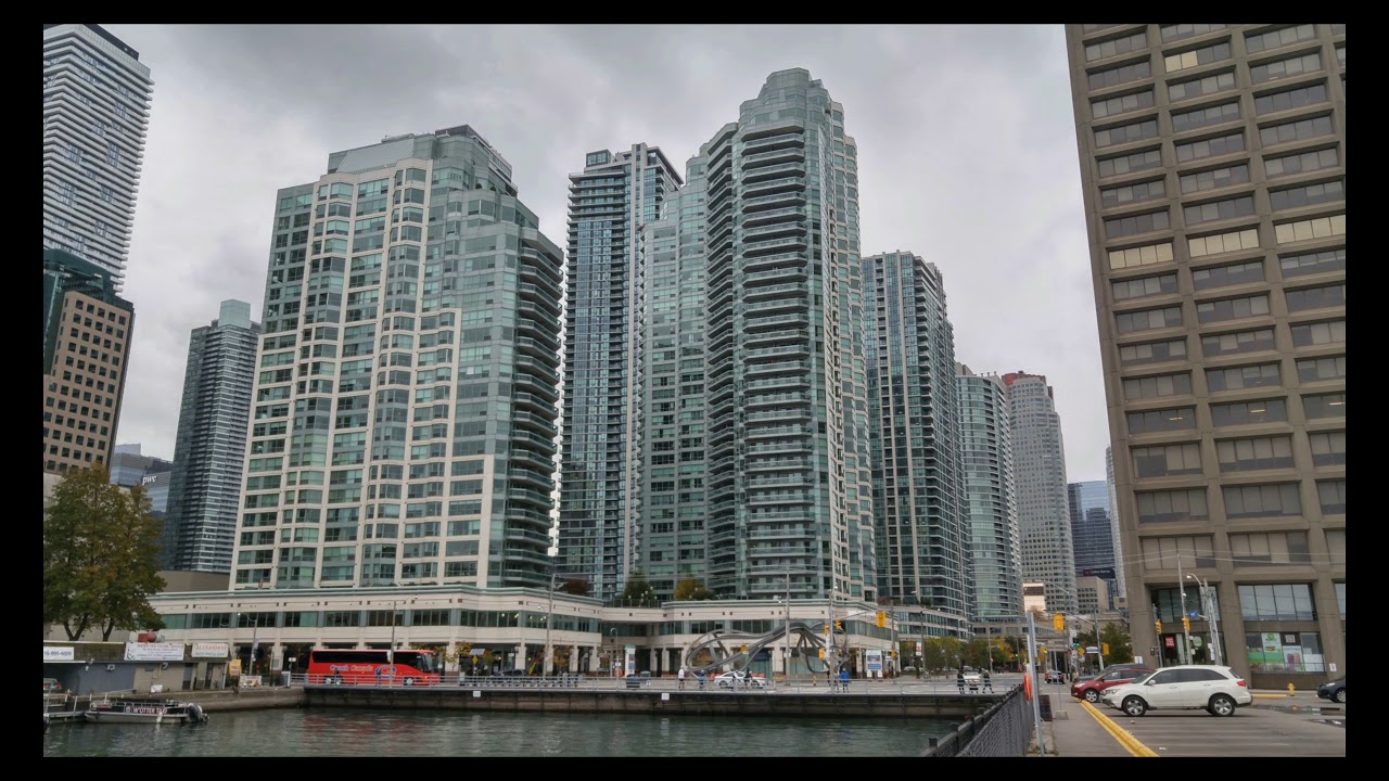 Toronto, Canada (Downtown Yonge St ) 4k Dundas Square - YouTube