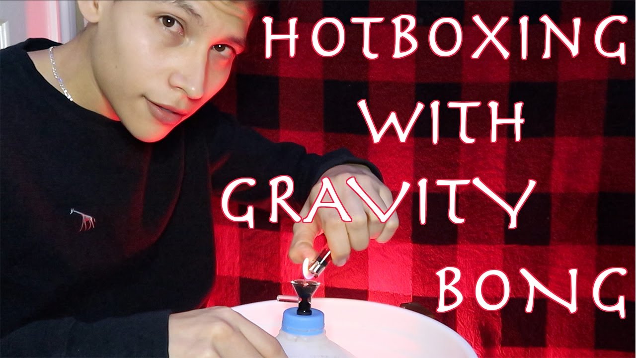 HOTBOXINg with GRAVITY BONG! Smoke sesh