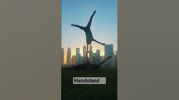 🤸🏻‍♀️#shorts #shortsvideo #handstand #handtohand #cirquedusoleil #acrobatics #gymnastics #yoga