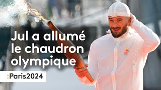 Jul allume le chaudron olympique en 