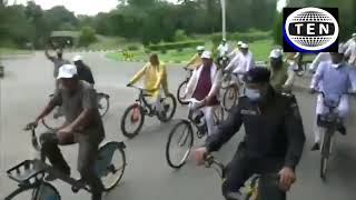 Haryana CM rides a bicycle along with his cabinet colleagues and MLAs to observe World Car-Free Day