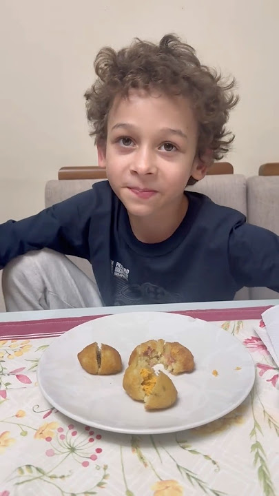 Desafio do Arthur | Dia 8: Experimentando salgadinho de festa pela primeira vez