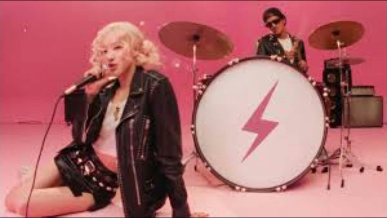 Rose Bruno Mars Music Video Kissy Face Kissy English Song rose-bruno-mars-music-video-kissy-face-kissy-english-song