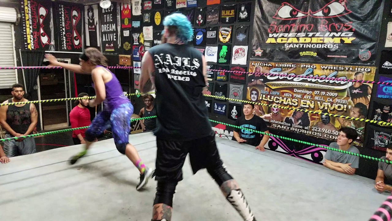 Brody King takes on Cami Fields at Los Luchas Training