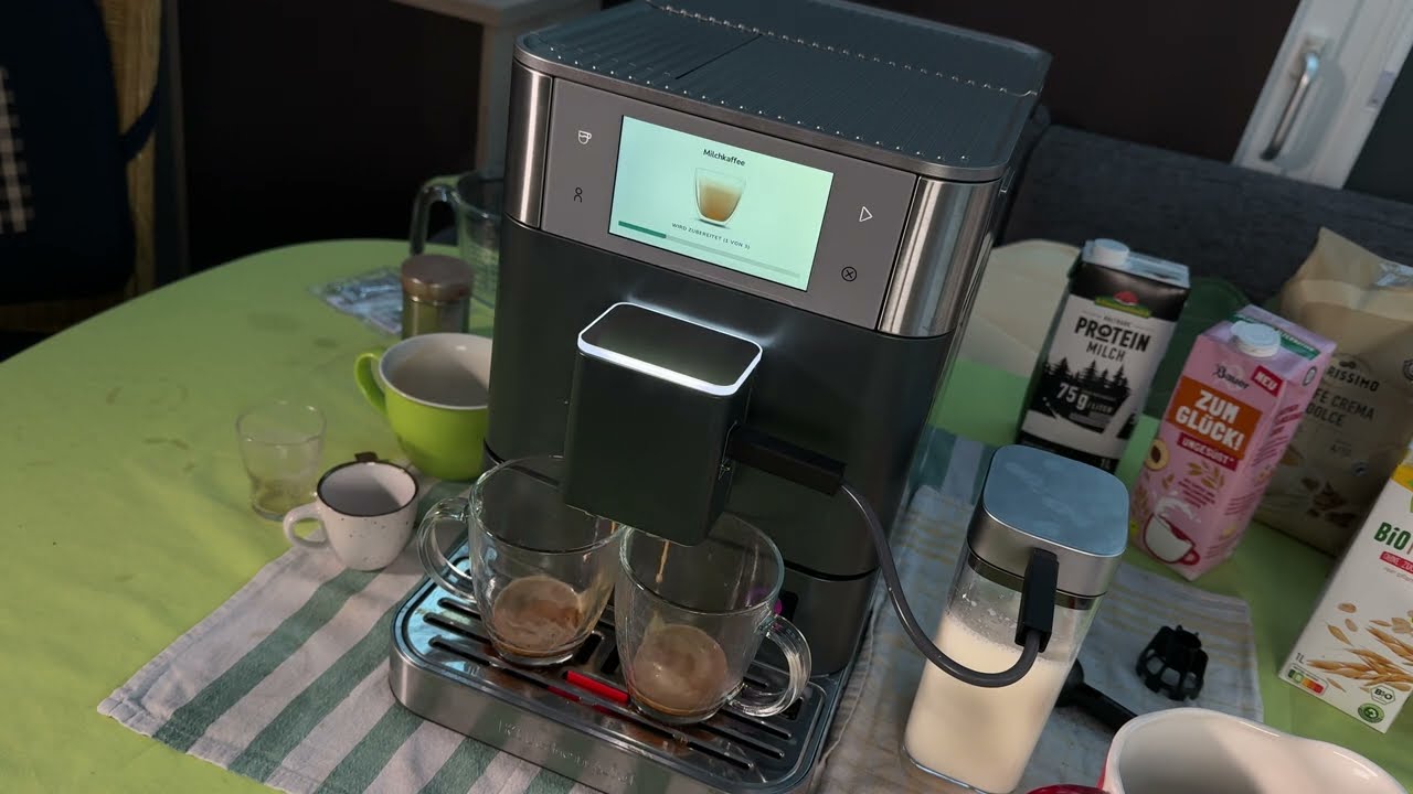 2 Milchkaffee in einem Durchgang zubereiten an der KitchenAid Kaffeevollautomat KF8, KF7 Anleitung