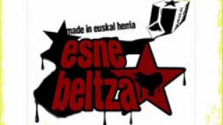 Video thumbnail of "Esne Beltza / Eskuekin"