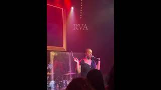 Wamen Nous Interprète En Live Le Fameux  Discipline En Première Partie De Ebube Bizzart Club