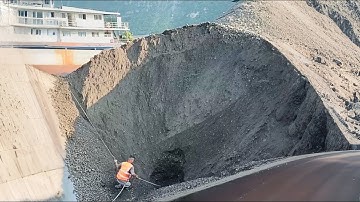 Barge unloading 2340 tons of iron ore - Relaxing video - smooth flow - Vlog of work on barge