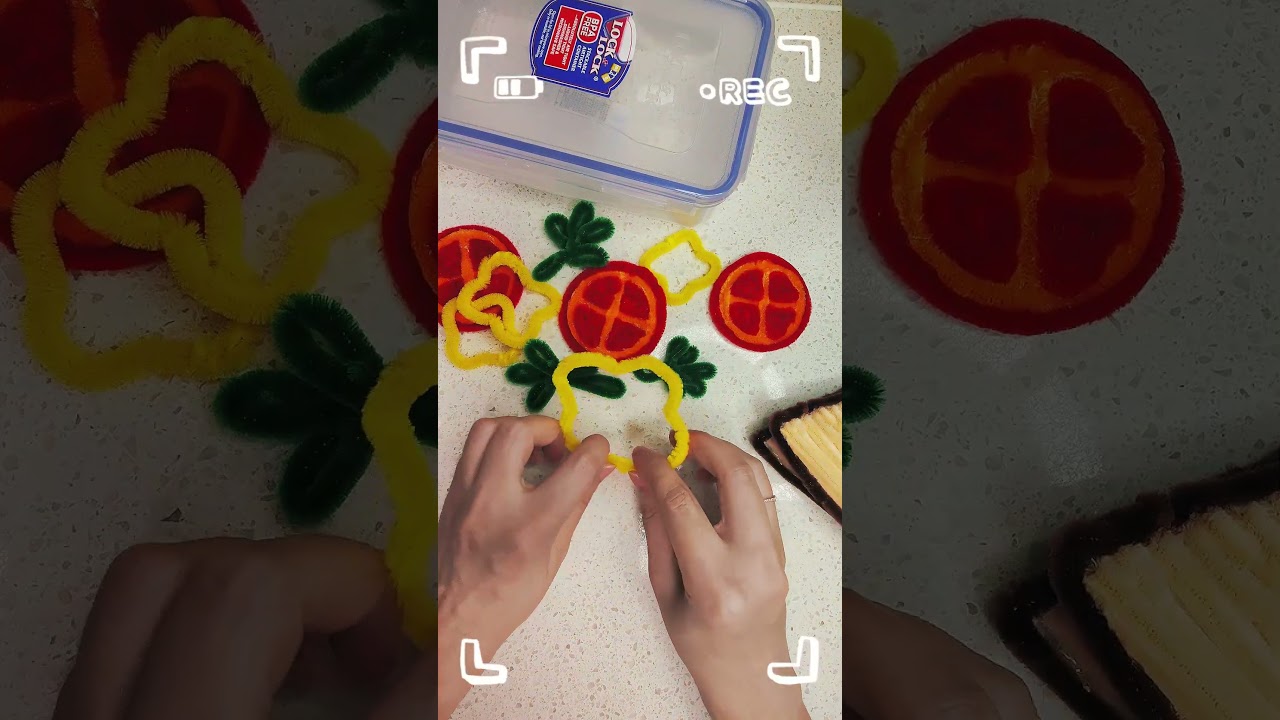 Do you want to DIY a happy sandwich?😄