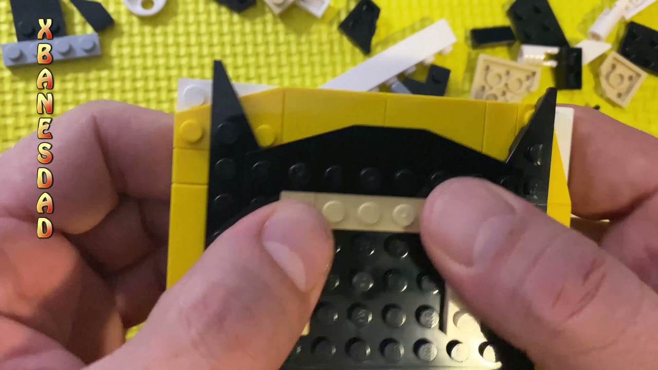 Building BATMAN LEGO BRICK SKETCHES: 40386 with music