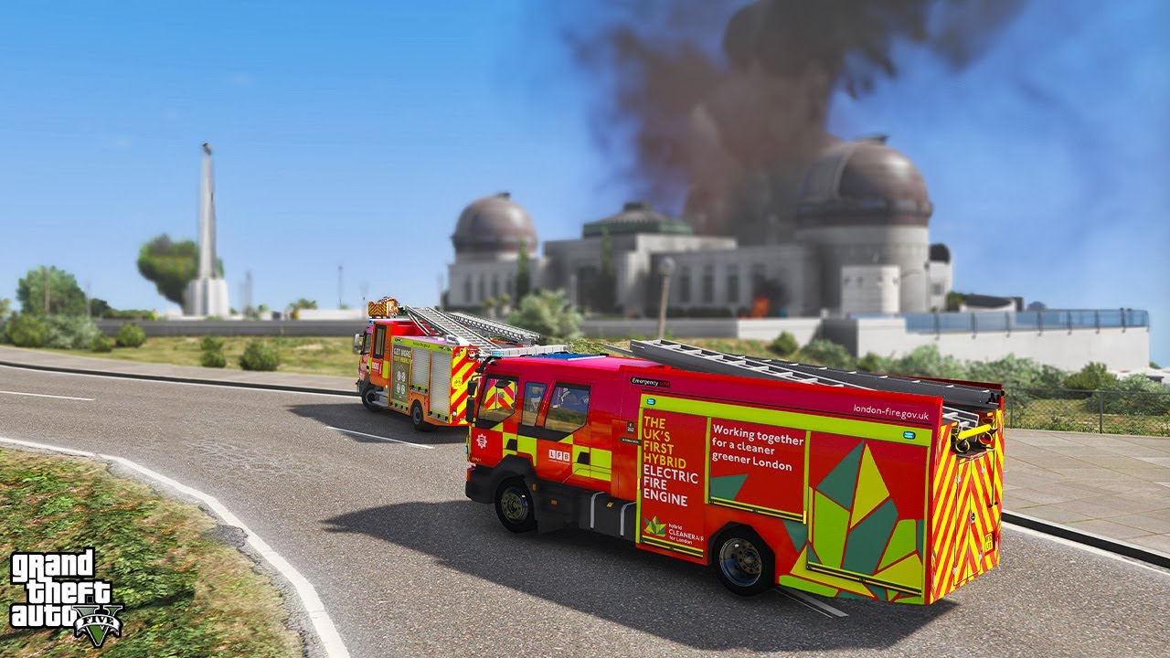 Fighting a MASSIVE Blaze in GTA 5 as Fire Commander! (London Fire Brigade Mod)