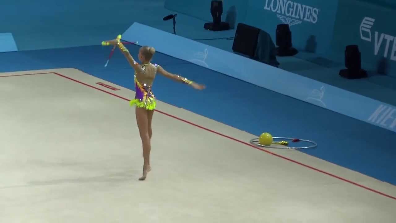 Яна Кудрявцева 1997г.р.(булавы). Чемпионат мира (август 2013г.) .Многоборье.