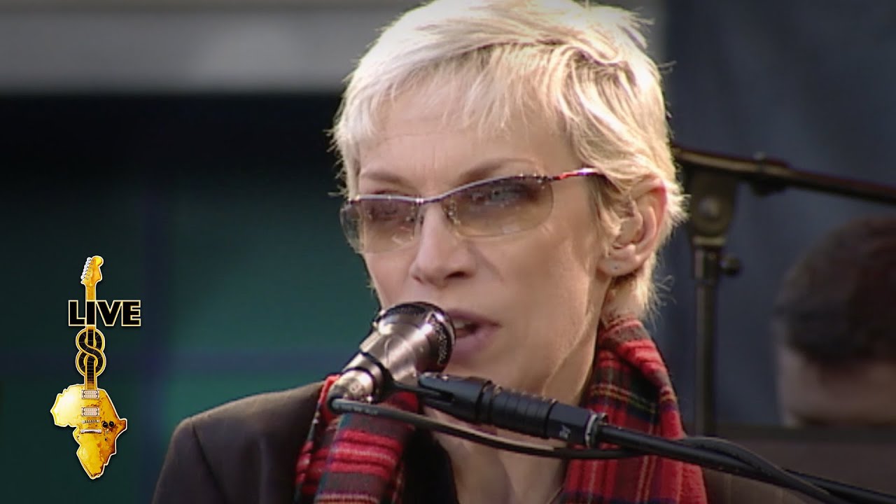 Annie Lennox - Sisters Are Doin' It For Themselves (Live 8 2005) Annie Lennox - Sisters Are Doin' It For Themselves (Live 8 2005)