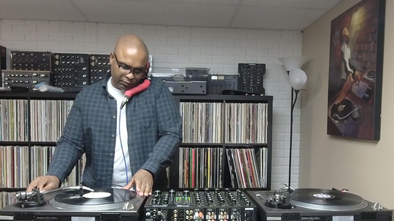 Detroit's Lost Sonn - First Time Playing With The Omnitronic TRM 422 Rotary Mixer.